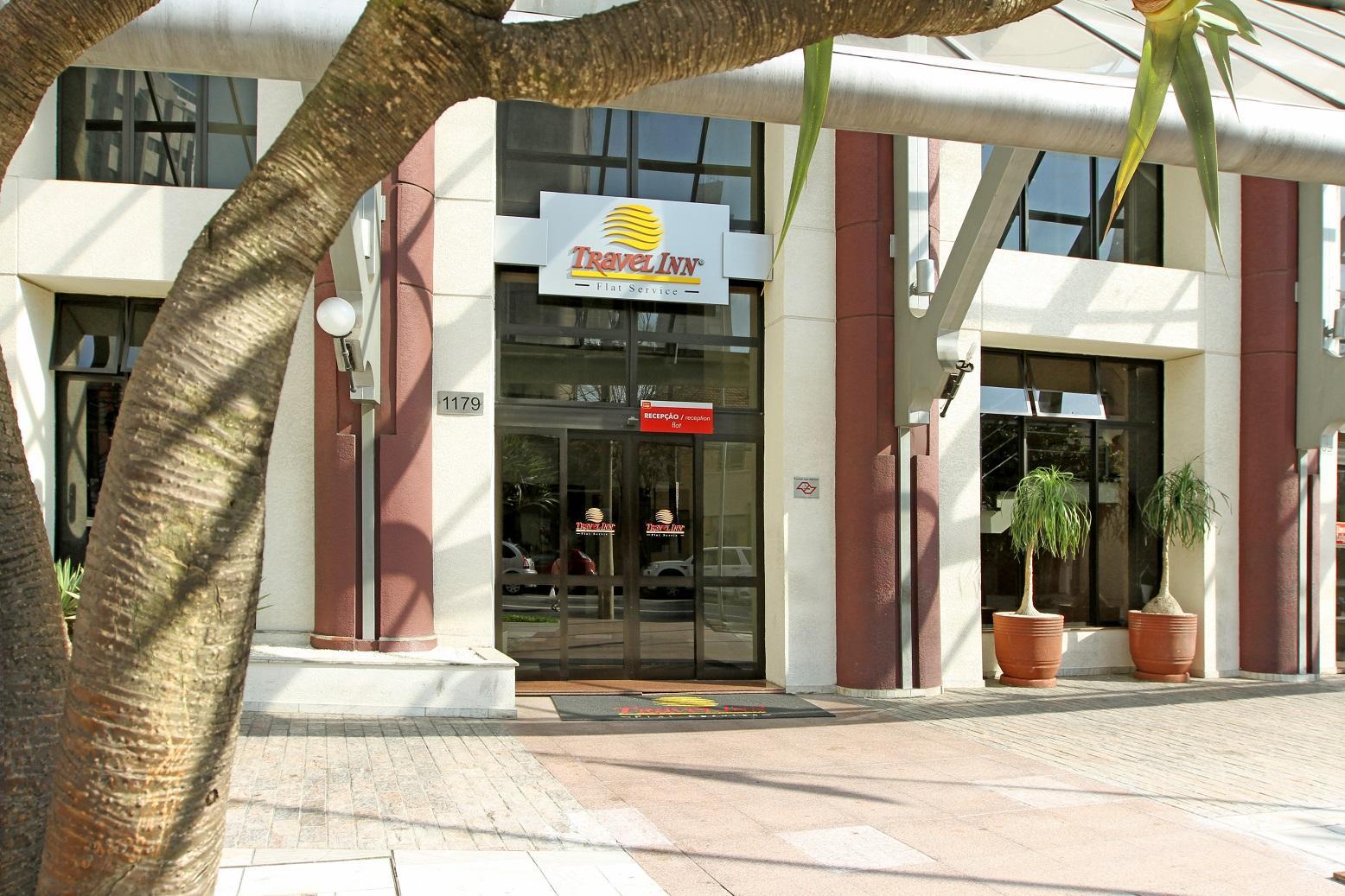 Entrada do Hotel Travel Inn Ibirapuera